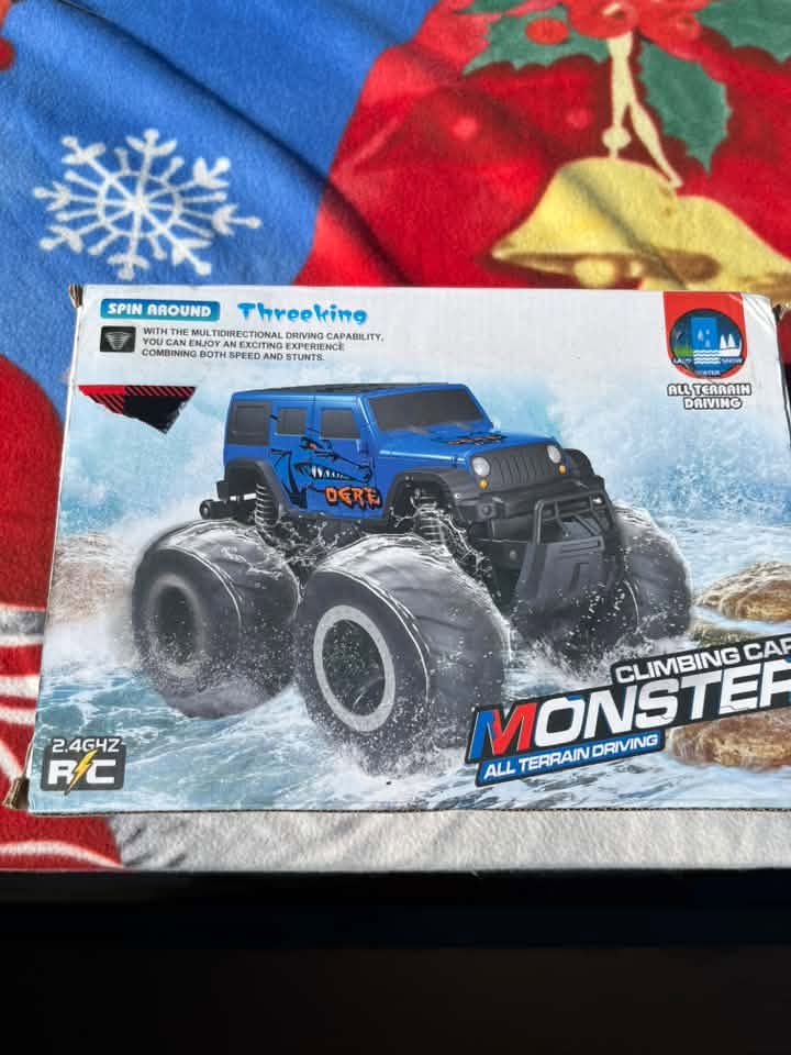 Climbing R/C Monster Truck